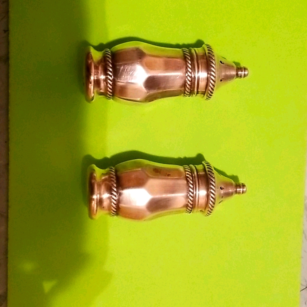 Sterling silver salt n pepper shakers - Picture 1 of 4